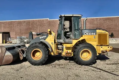 2011 DEERE 544K - view 9 of 30