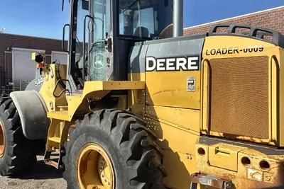 2011 DEERE 544K - view 10 of 30