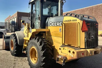 2011 DEERE 544K - view 11 of 30