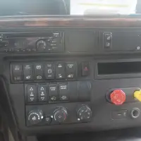 2019 INTERNATIONAL LT625 - view 6 of 31