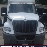 2019 INTERNATIONAL LT625 - view 2 of 31