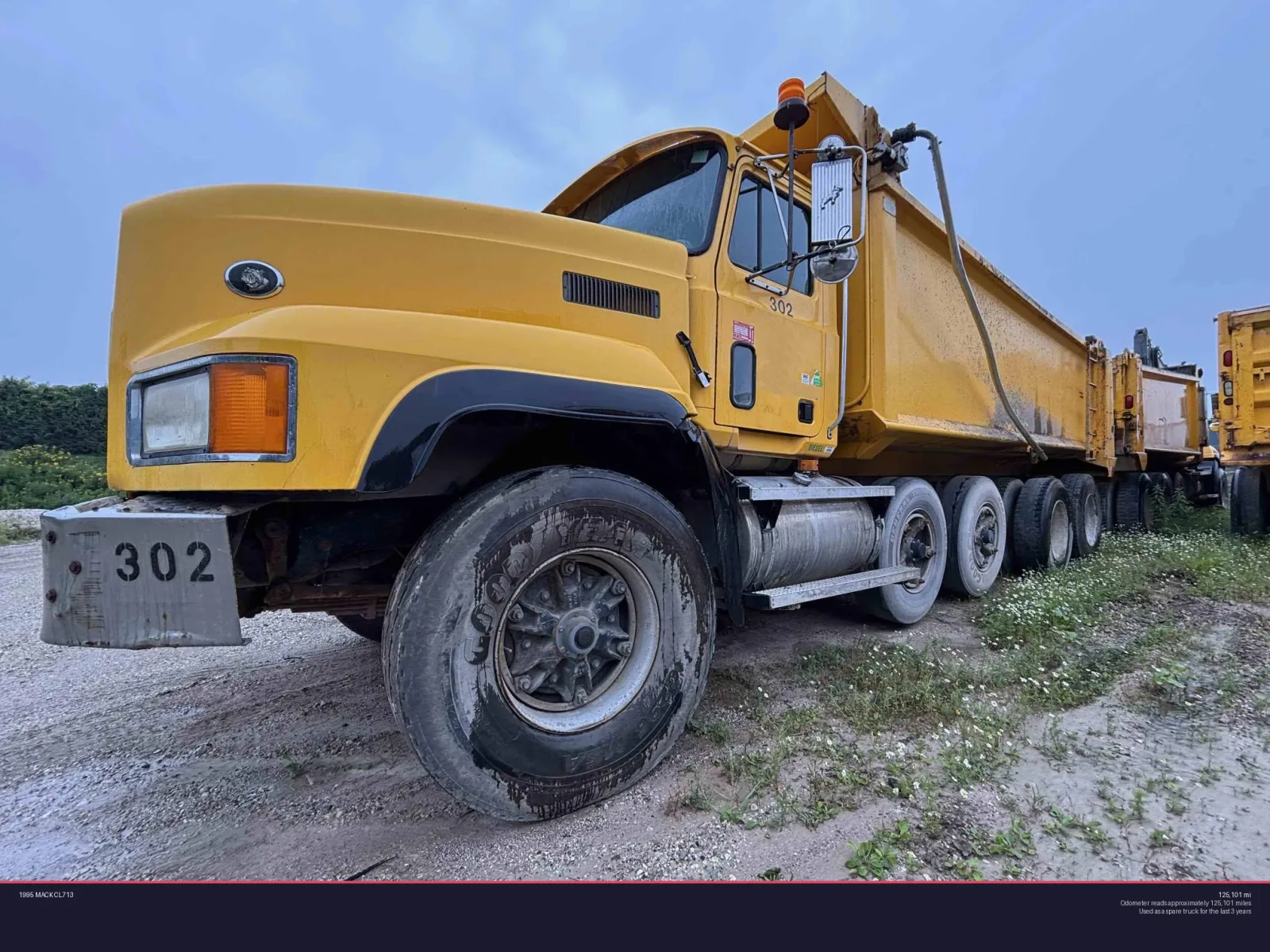 1995 MACK CL713