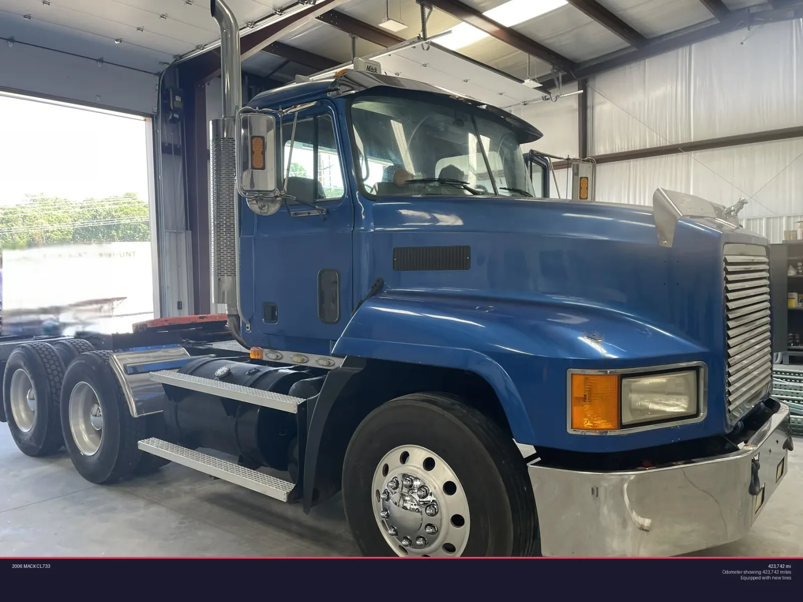 2006 MACK CL733