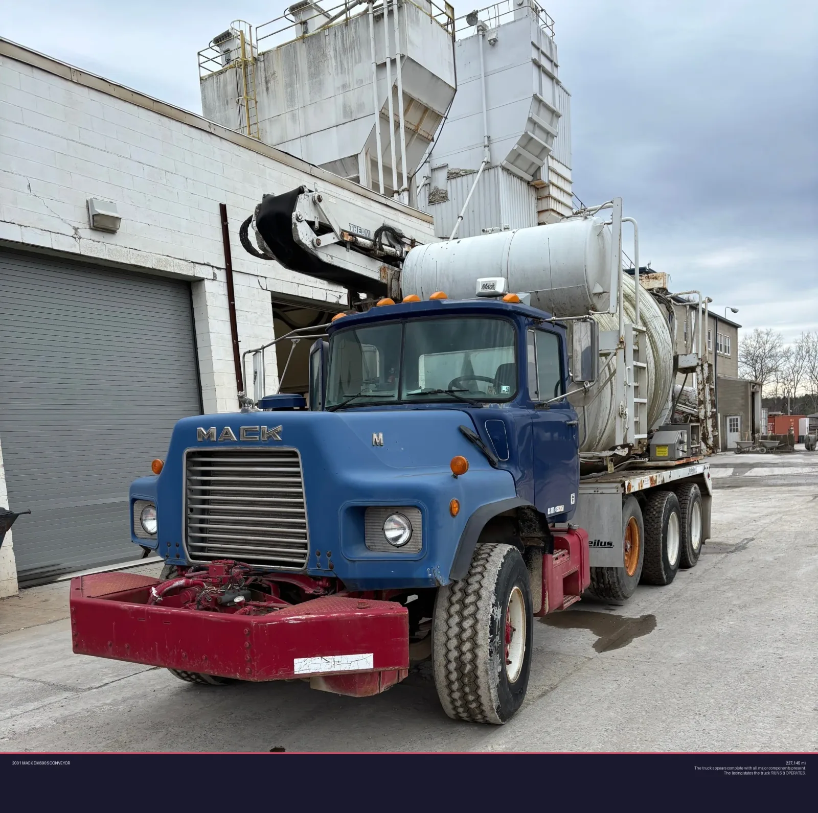 2001 MACK DM690S Conveyor