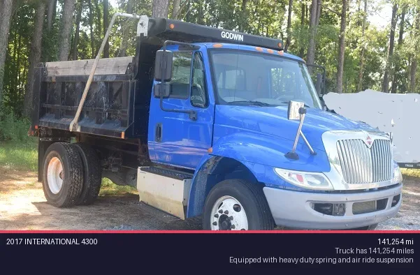 2017 INTERNATIONAL 4300