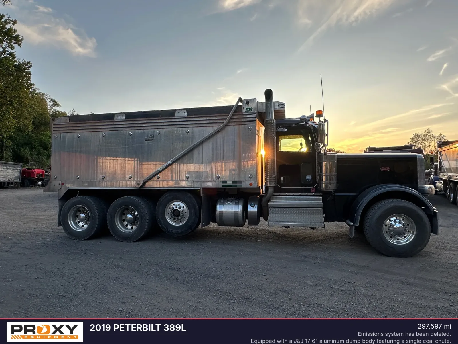 2019 PETERBILT 389L