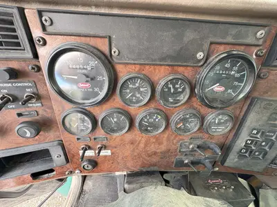 2004 PETERBILT 330 - view 15 of 15