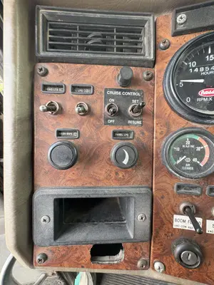 2004 PETERBILT 330 - view 13 of 15