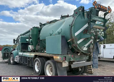 2004 PETERBILT 330 - view 2 of 15
