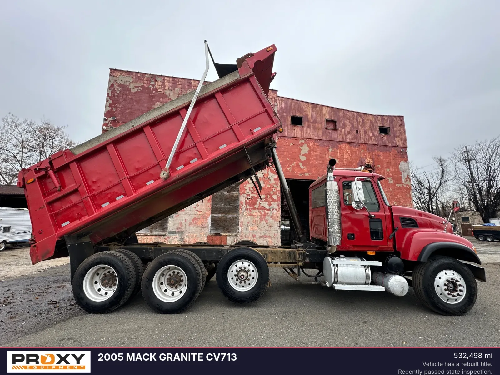 2005 MACK Granite CV713