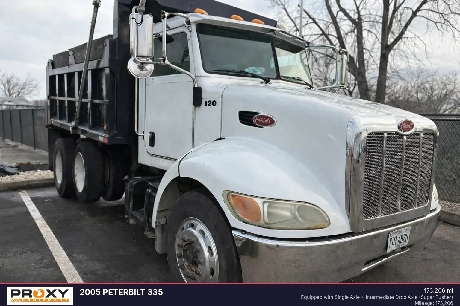 2005 PETERBILT 335