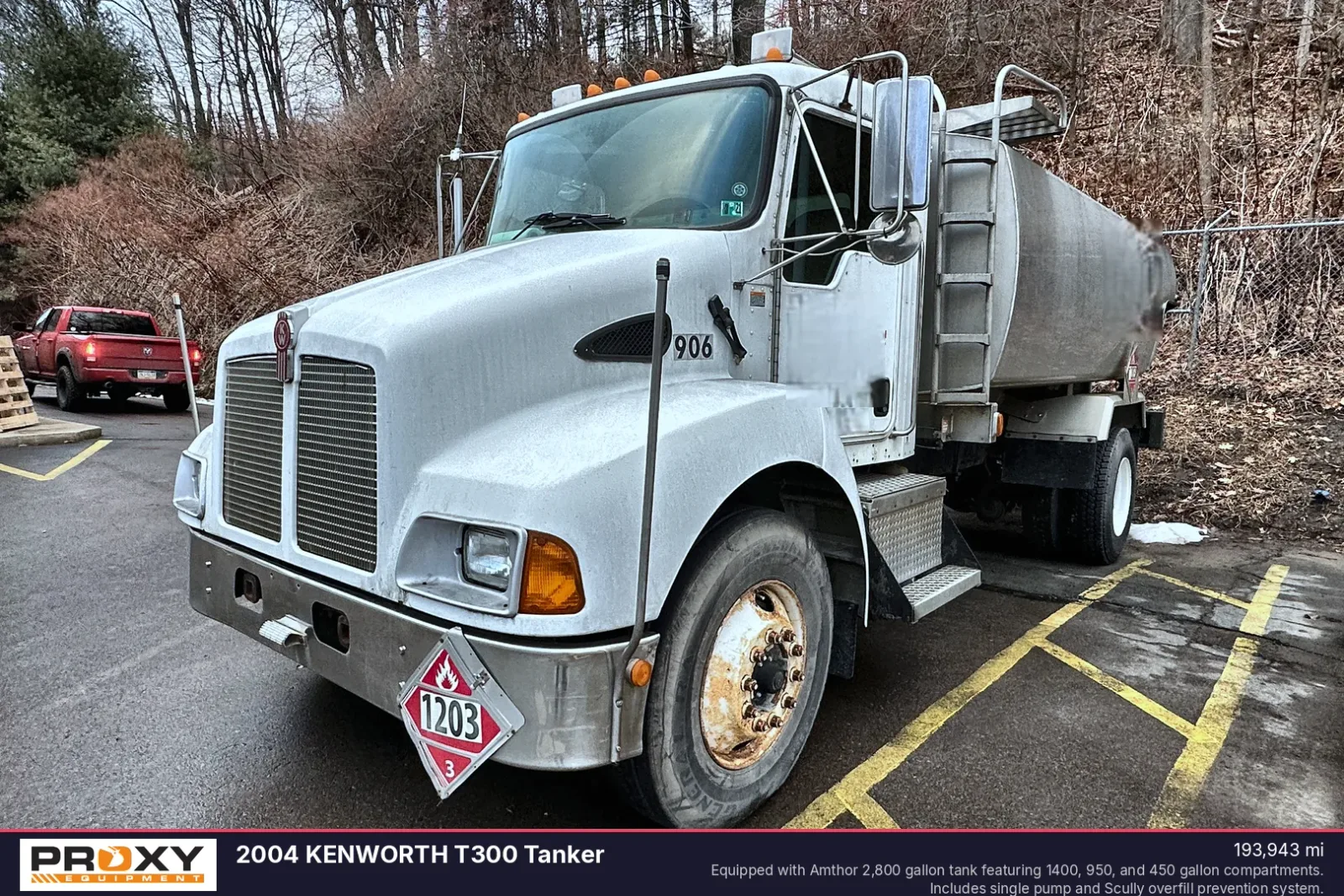 2004 KENWORTH T300 Tanker