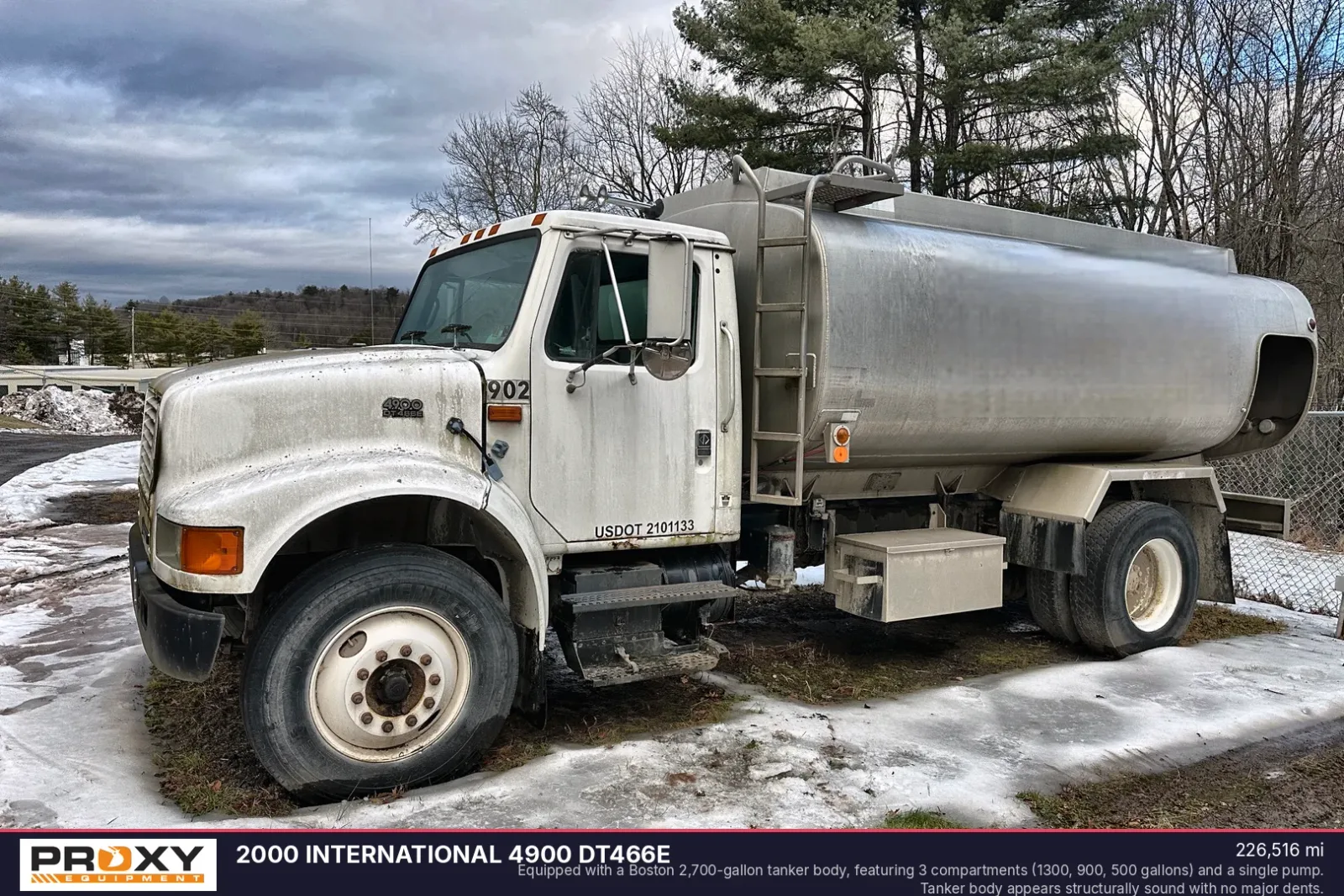 2000 INTERNATIONAL 4900 DT466E