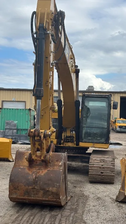 2018 CATERPILLAR 323