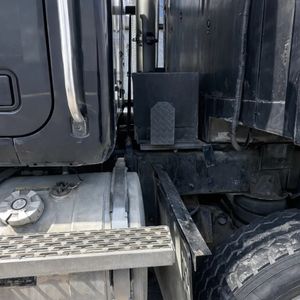 1998 MACK CL713 - view 7 of 46