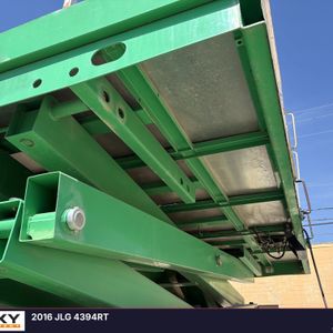 2016 JLG 4394RT - view 4 of 34