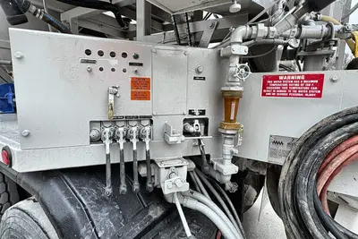 2004 INTERNATIONAL 7400 - view 20 of 26