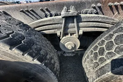 2017 MACK Granite GU713 - view 18 of 30