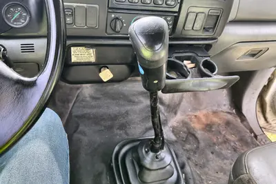 2008 FORD F750 4X2 - view 19 of 20