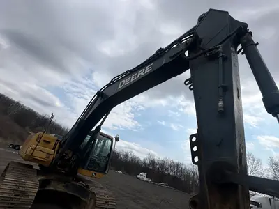 2010 DEERE 350D LC - view 19 of 30