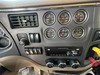 2016 PETERBILT 567 - view 13 of 41