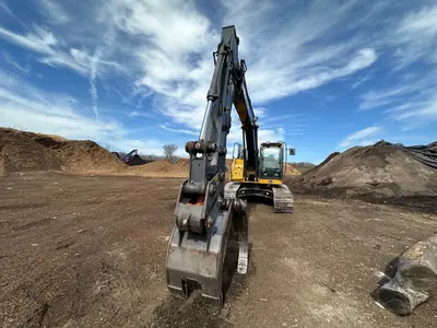 2016 DEERE 180G LC - view 2 of 47