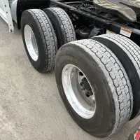 2020 FREIGHTLINER CASCADIA - view 16 of 48