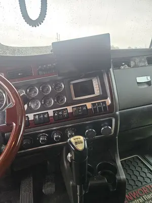 2009 KENWORTH W900 - view 16 of 29