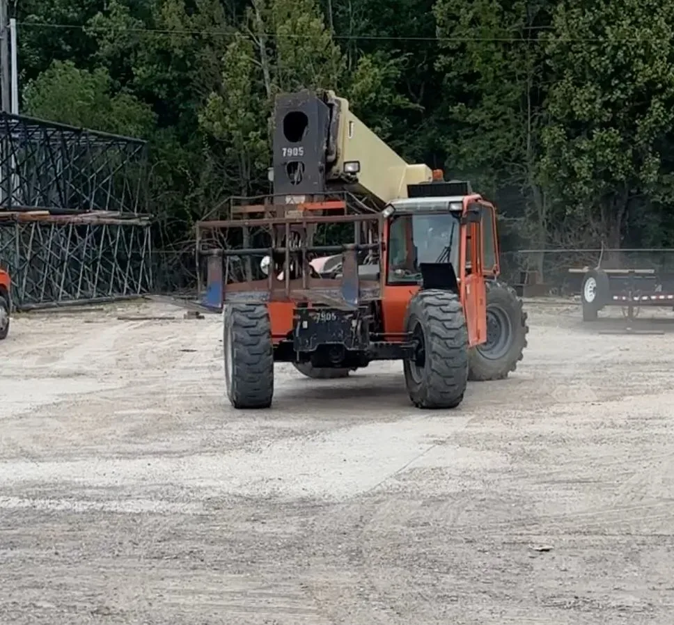 2016 JLG G15-44A