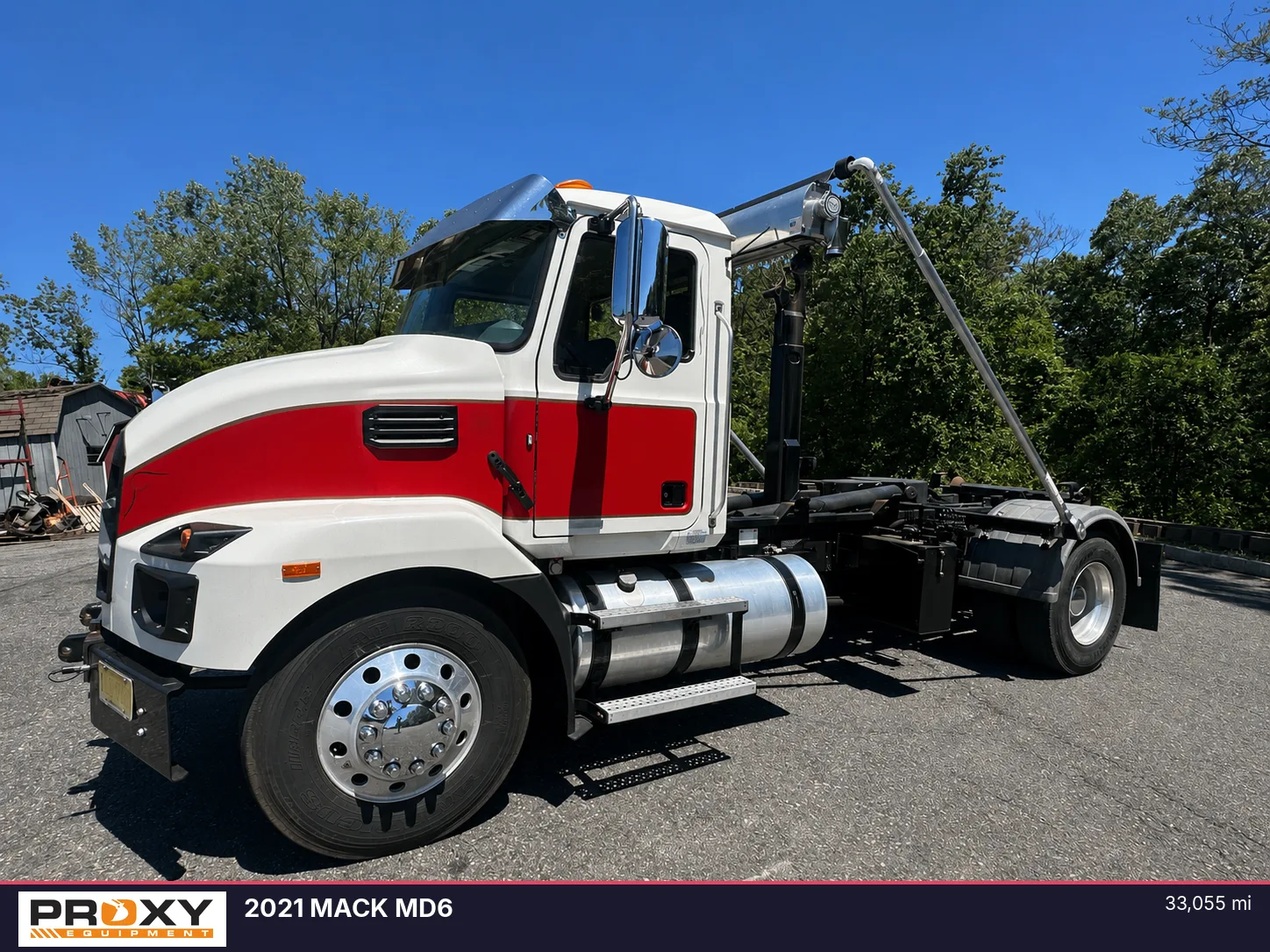 2021 MACK MD6