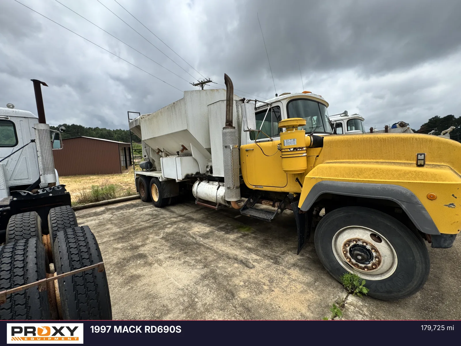 1997 MACK RD690S