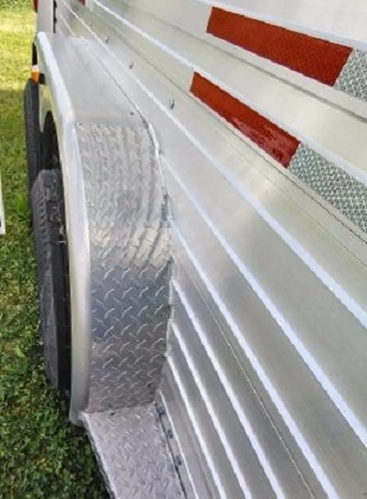2023 W-W TRAILER MANUFACTURER 20 FT. LIVESTOCK TRAILER