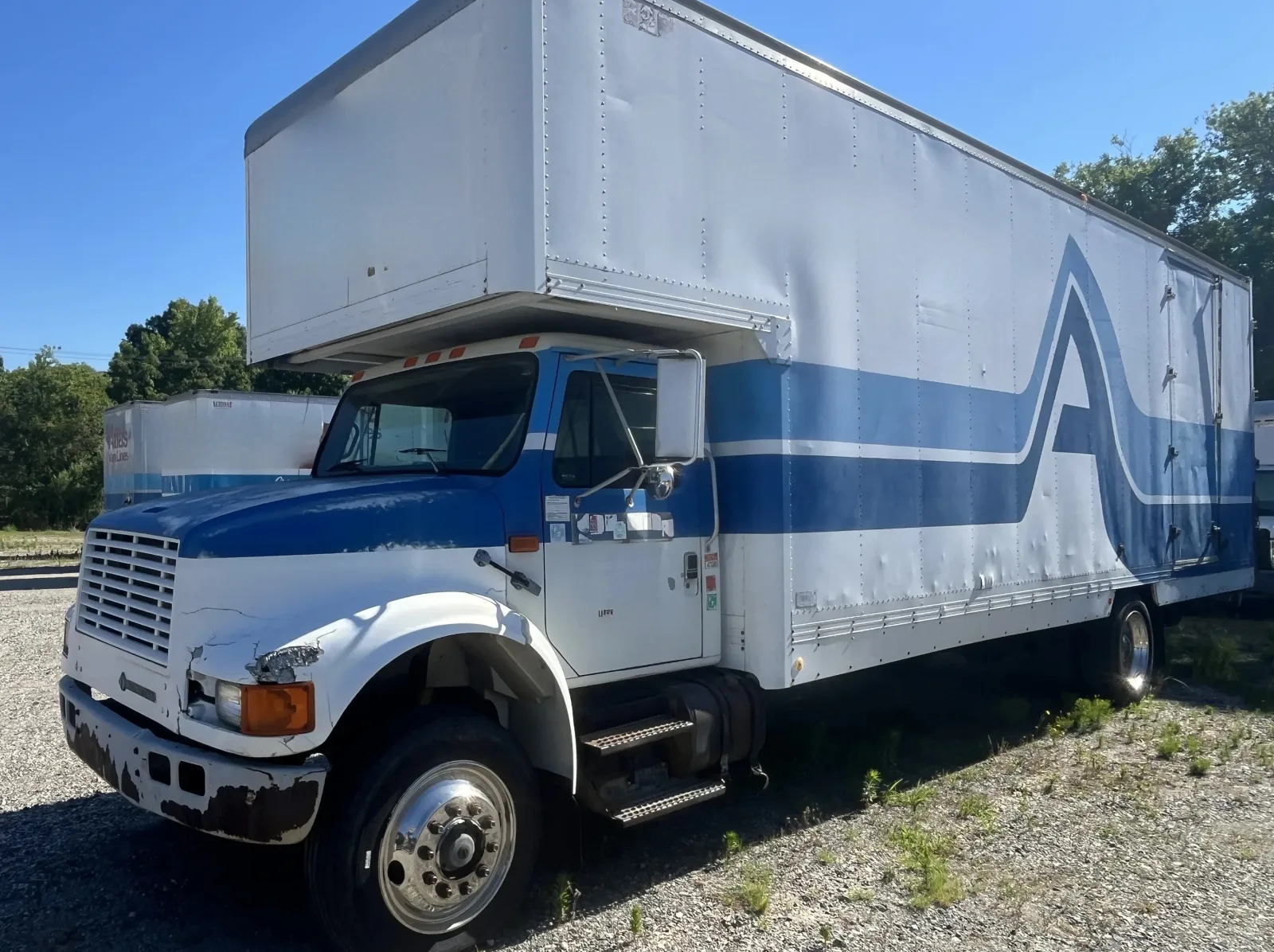 1992 INTERNATIONAL 4200 4X2