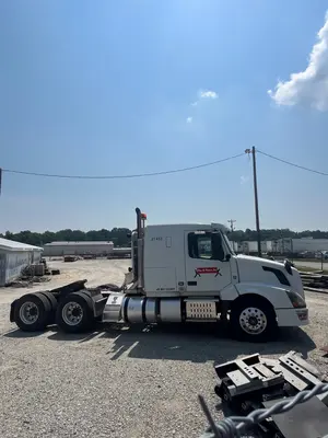 2014 VOLVO VNL64T430 - view 6 of 52