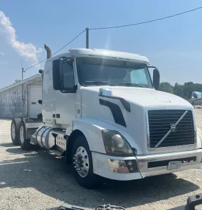 2014 VOLVO VNL64T430 - view 8 of 50