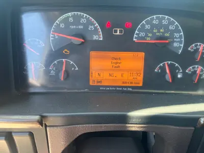 2014 VOLVO VNL64T430 - view 13 of 50