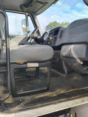2002 INTERNATIONAL 4300 - view 17 of 34