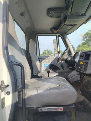 2002 INTERNATIONAL 4300 - view 11 of 34