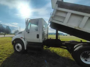 2002 INTERNATIONAL 4300 - view 5 of 34