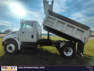 2002 INTERNATIONAL 4300 - view 4 of 34
