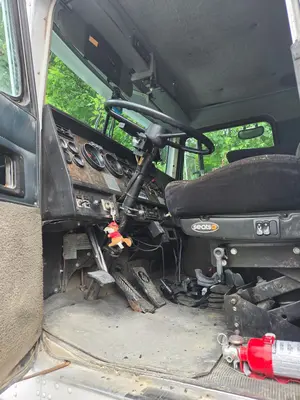 1997 KENWORTH T800 - view 5 of 8