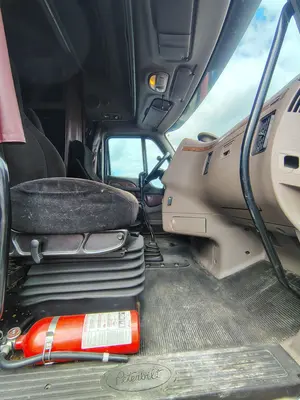 2013 PETERBILT 587 - view 14 of 35