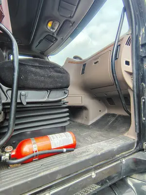 2013 PETERBILT 587 - view 9 of 35