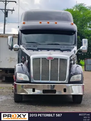 2013 PETERBILT 587 - view 3 of 35