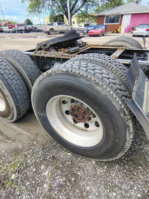 2013 PETERBILT 587 - view 17 of 35