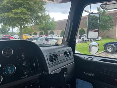 2021 PETERBILT 389 - view 12 of 51