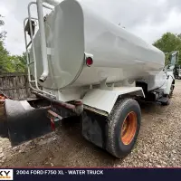 2004 FORD F750 XL - view 4 of 47