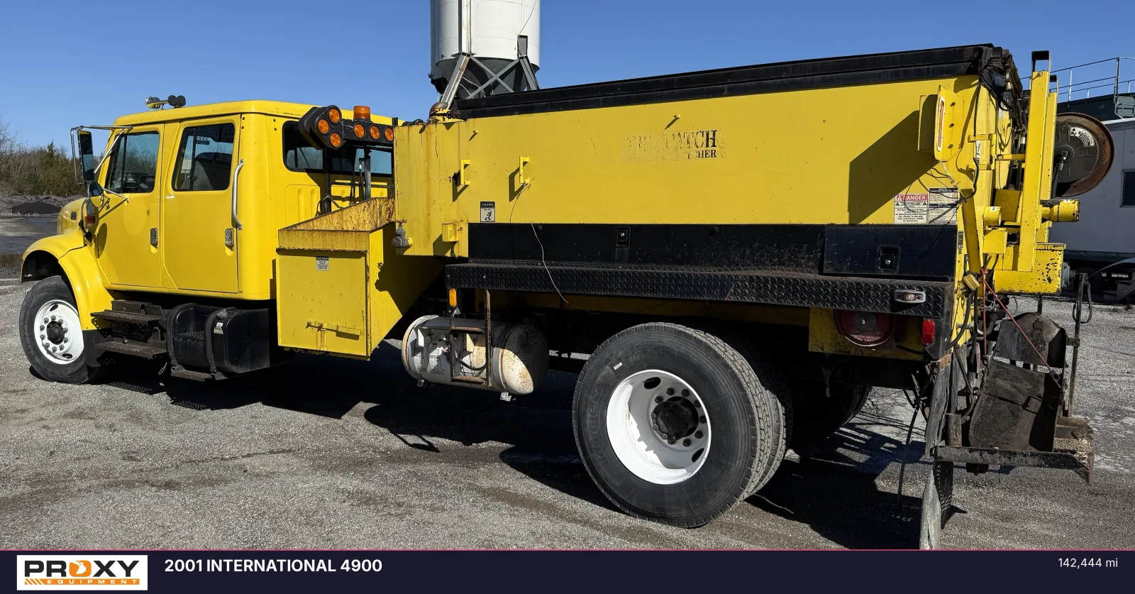 2001 INTERNATIONAL 4900