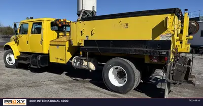 2001 INTERNATIONAL 4900 - view 1 of 32