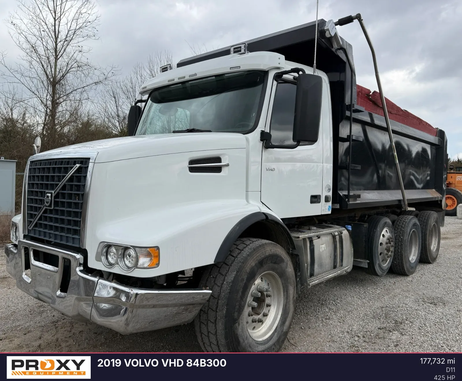 2019 VOLVO VHD 84B300
